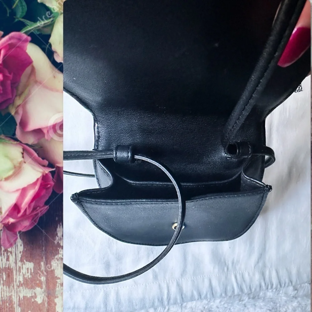 VINTAGE COACH BLACK HORSESHOE CROSSBODY /  BELT BAG 4857